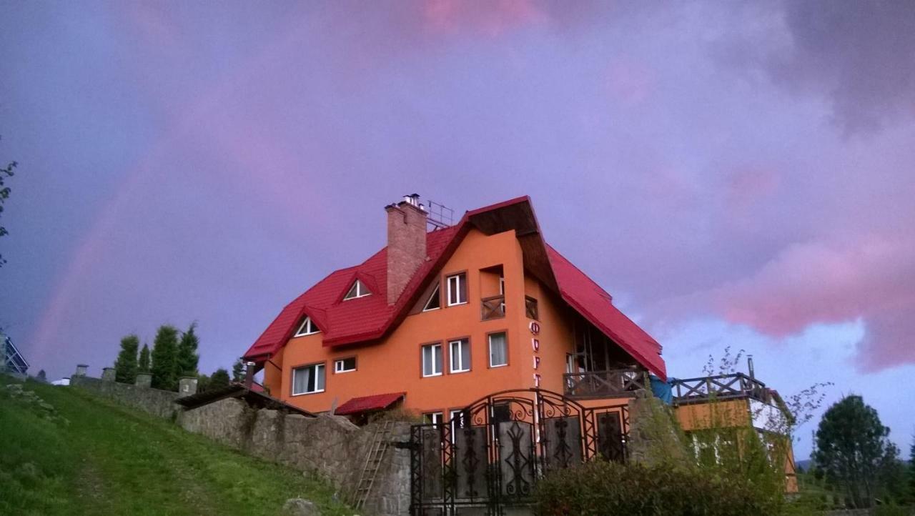 Hotel Fortetsya Славское Экстерьер фото
